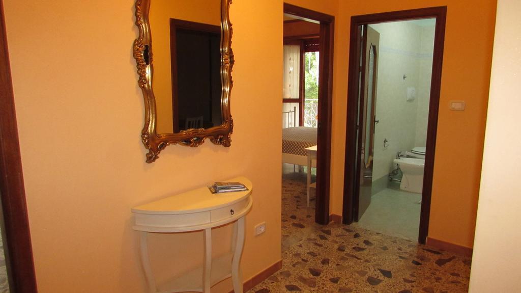 Villa Claudianna Bed & Bike Паестум Екстериор снимка